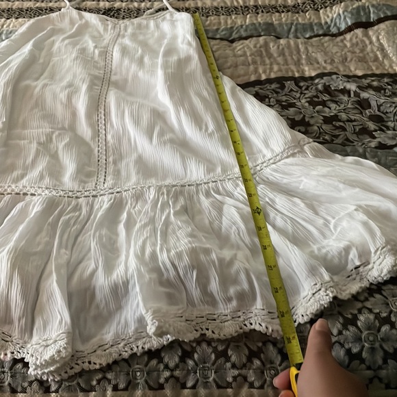 Adorable boho style flowy white dress - Picture 7 of 7